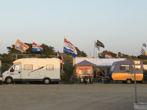 Camping Bloemendaal - Heerlijk camperen met de camper, caravan of tent. Dichtbij de natuur, strand & stad